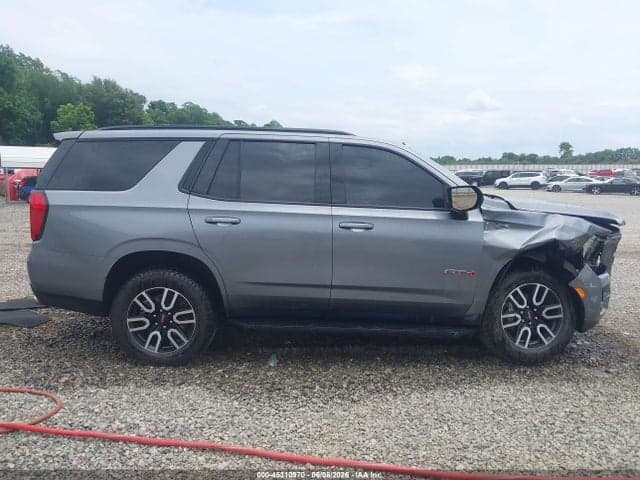 2022 GMC YUKON 4WD AT4 14