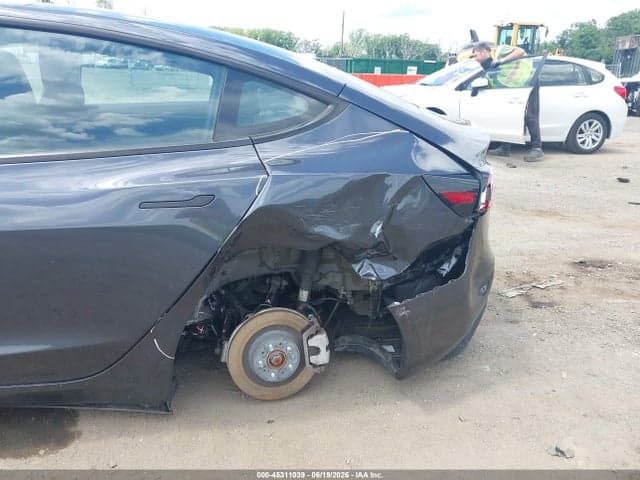 2024 TESLA MODEL 3 6