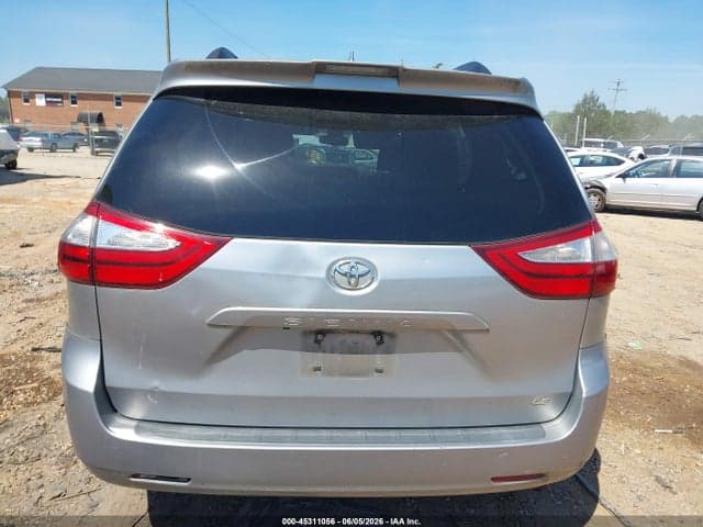 2018 TOYOTA SIENNA LE 8 PASSENGER 16