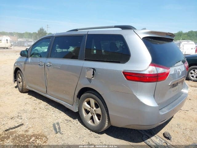 2018 TOYOTA SIENNA LE 8 PASSENGER 3