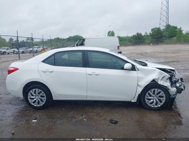 2019 TOYOTA COROLLA LE 13
