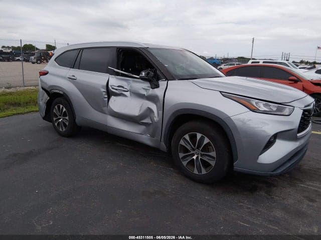2020 TOYOTA HIGHLANDER XLE 1
