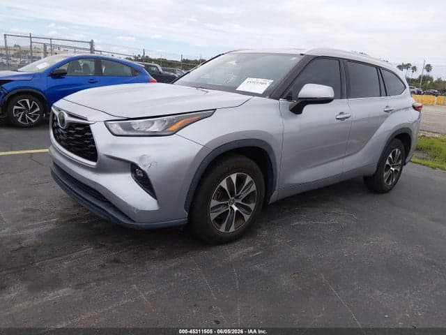 2020 TOYOTA HIGHLANDER XLE 2