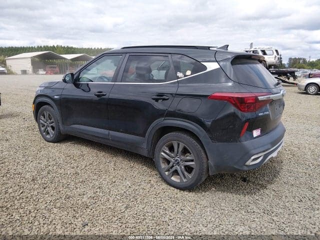 2021 KIA SELTOS S 3