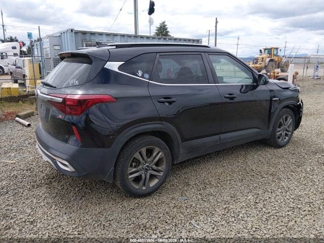 2021 KIA SELTOS S 4