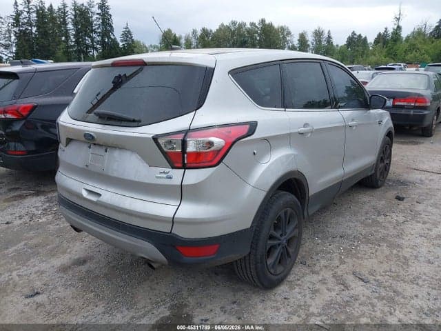 2017 FORD ESCAPE SE 4
