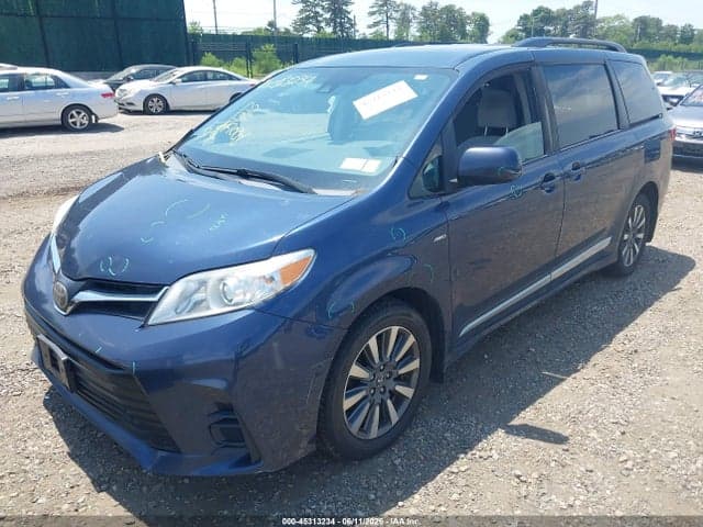 2020 TOYOTA SIENNA LE 2