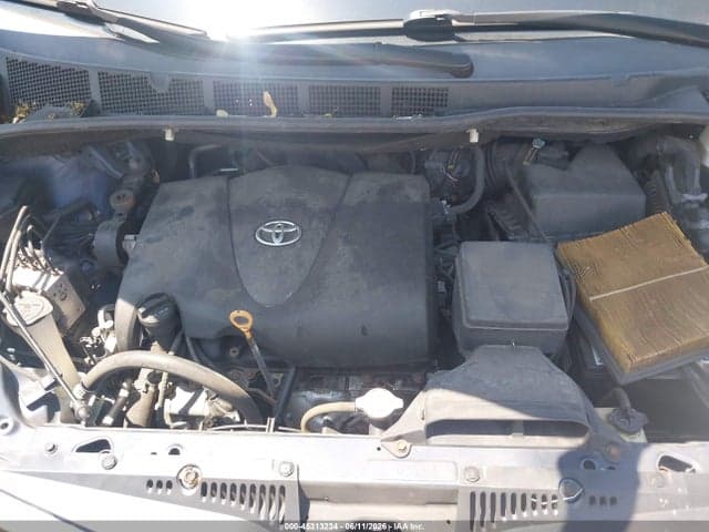 2020 TOYOTA SIENNA LE 10
