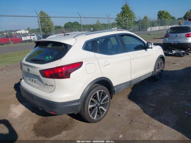 2017 NISSAN ROGUE SPORT SL 4