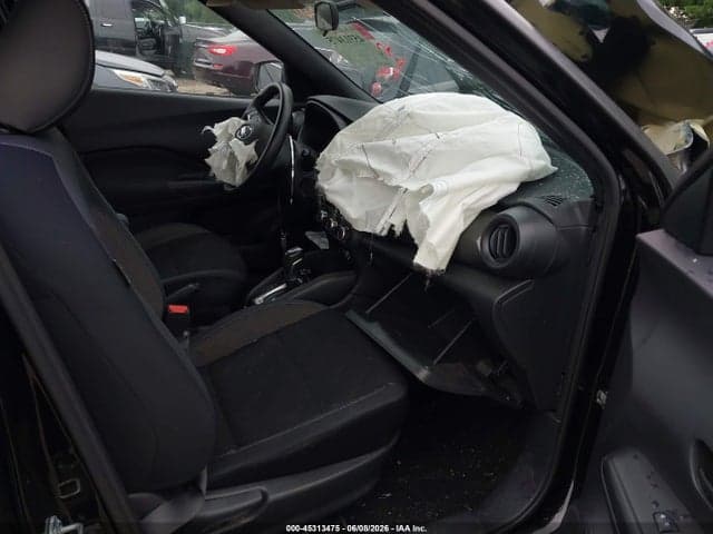 2019 NISSAN KICKS S 5
