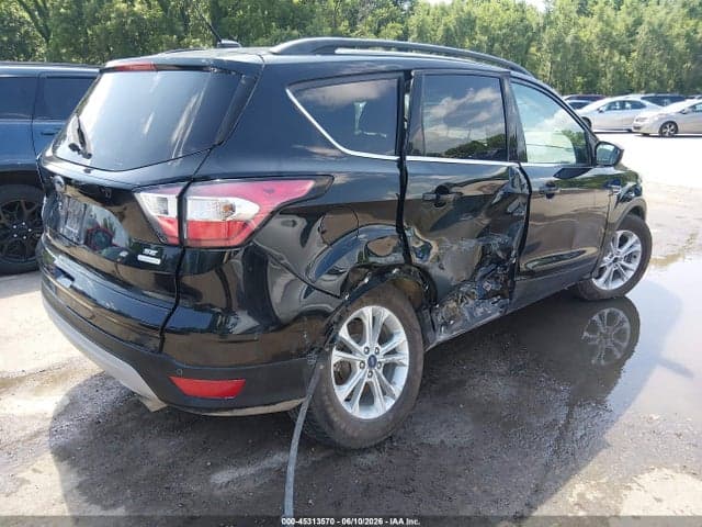 2017 FORD ESCAPE SE 4