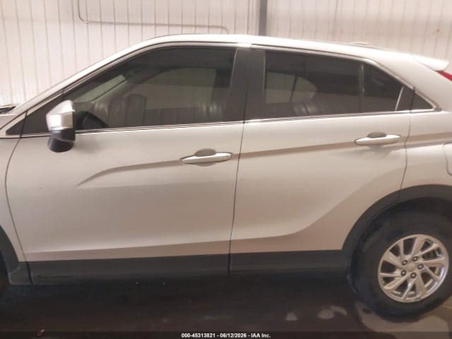 2019 MITSUBISHI ECLIPSE CROSS ES 14
