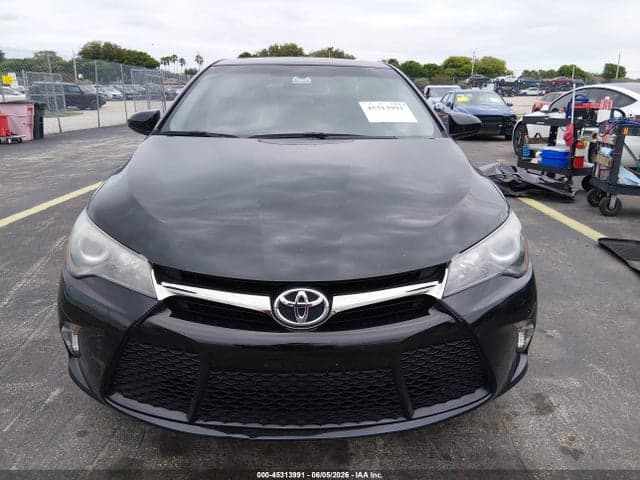 2017 TOYOTA CAMRY SE 13