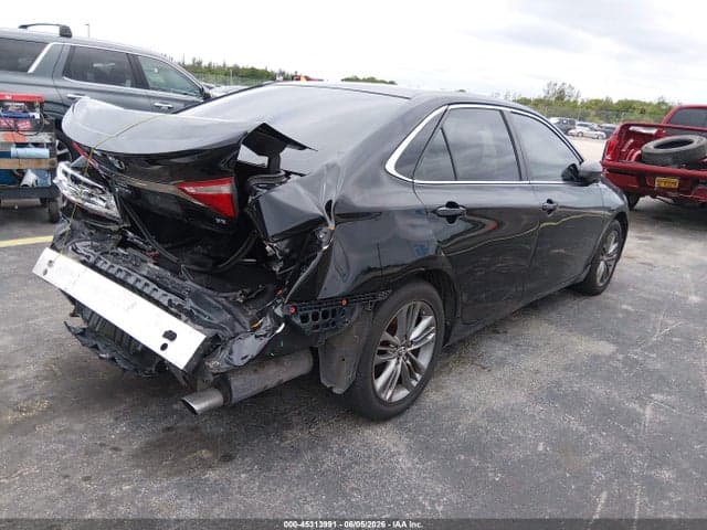 2017 TOYOTA CAMRY SE 4