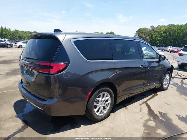 2023 CHRYSLER PACIFICA TOURING L 4