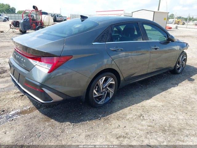 2024 HYUNDAI ELANTRA SEL 4