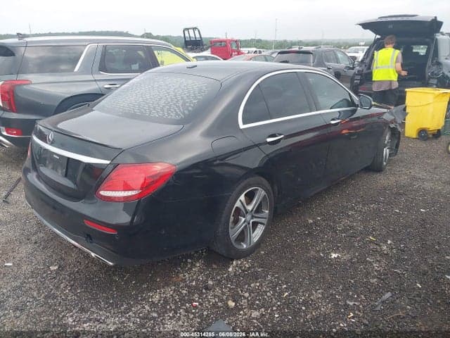 2017 MERCEDES-BENZ E 300 4