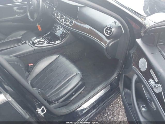 2017 MERCEDES-BENZ E 300 5