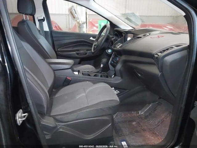 2017 FORD ESCAPE SE 5