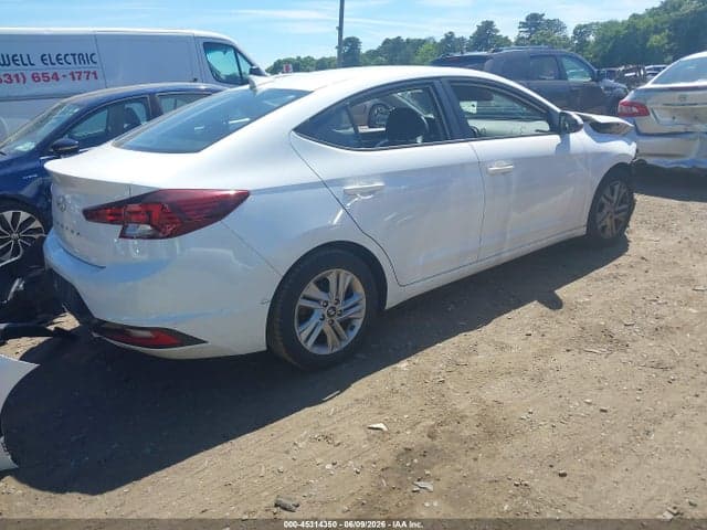 2020 HYUNDAI ELANTRA SEL 4