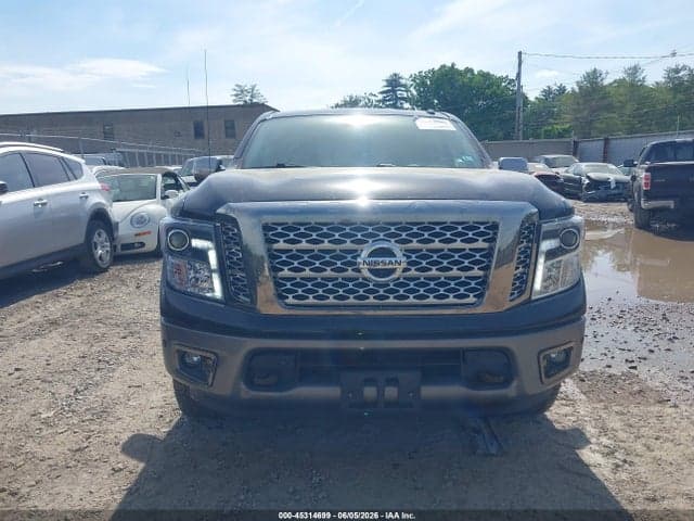 2018 NISSAN TITAN PLATINUM RESERVE 12