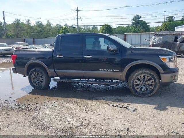 2018 NISSAN TITAN PLATINUM RESERVE 13
