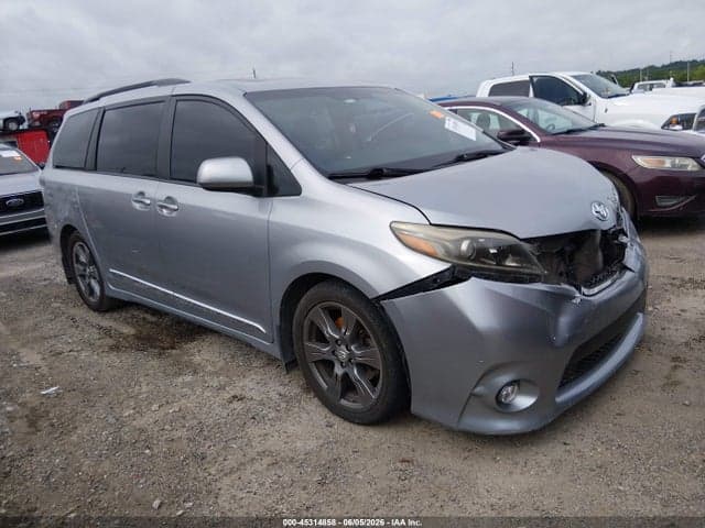 2017 TOYOTA SIENNA SE PREMIUM 8 PASSENGER - 1