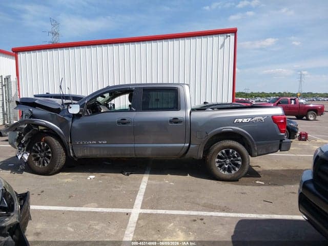 2019 NISSAN TITAN PRO-4X 13