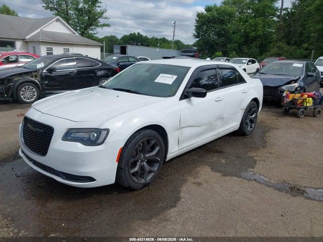2020 CHRYSLER 300 TOURING 2
