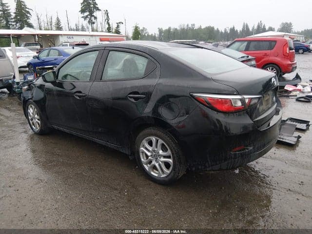 2017 TOYOTA YARIS IA 3