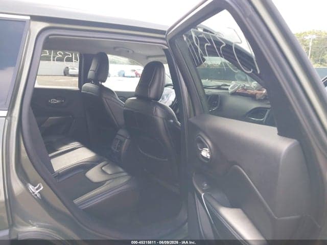 2019 JEEP CHEROKEE LATITUDE PLUS 4X4 8