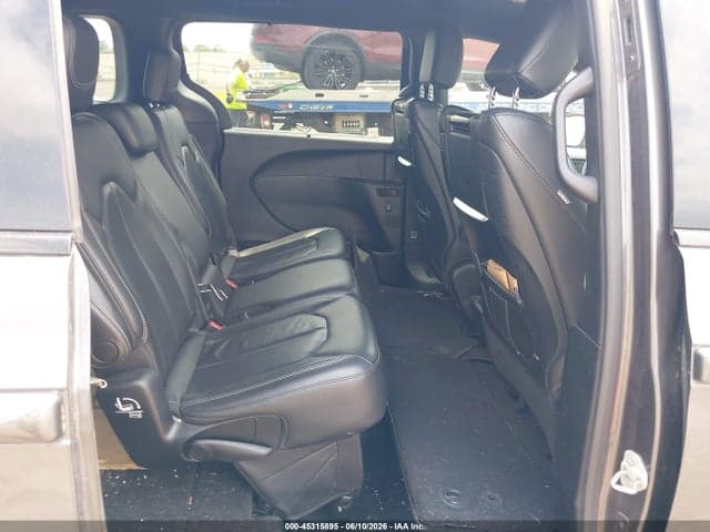 2018 CHRYSLER PACIFICA TOURING L PLUS 8