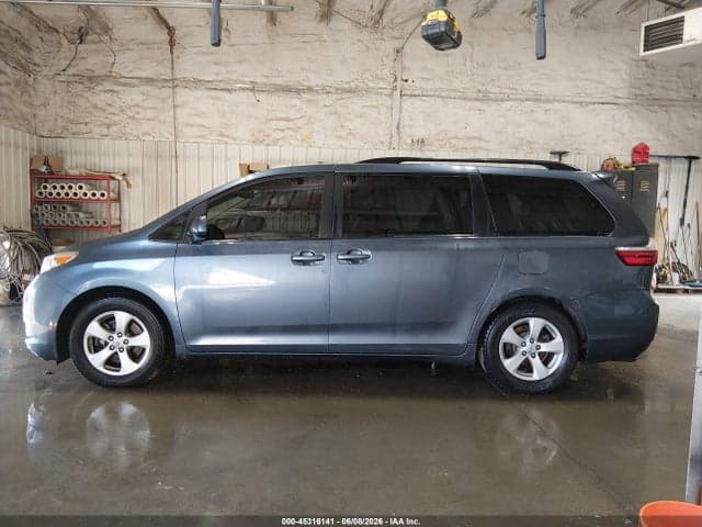 2017 TOYOTA SIENNA LE 8 PASSENGER 14