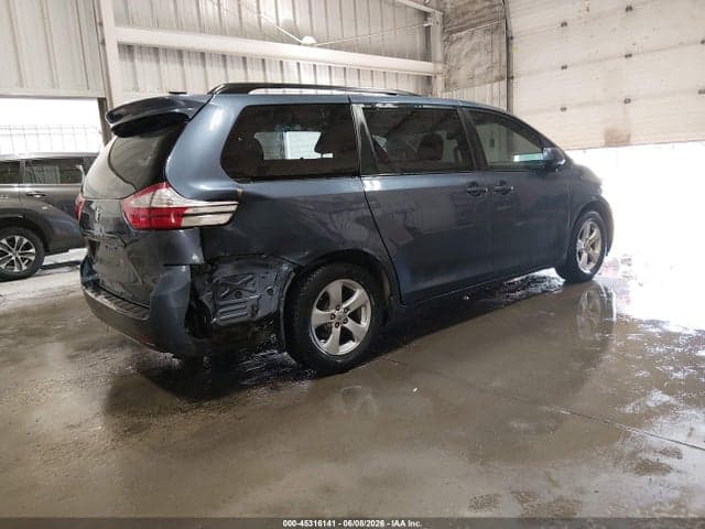 2017 TOYOTA SIENNA LE 8 PASSENGER 4