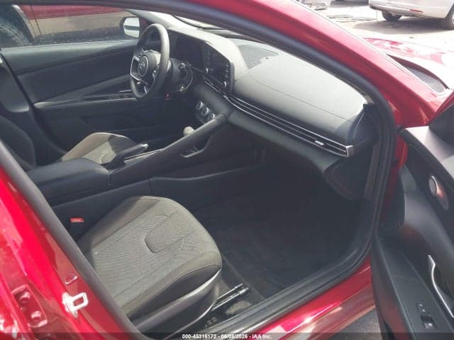 2022 HYUNDAI ELANTRA SE 5