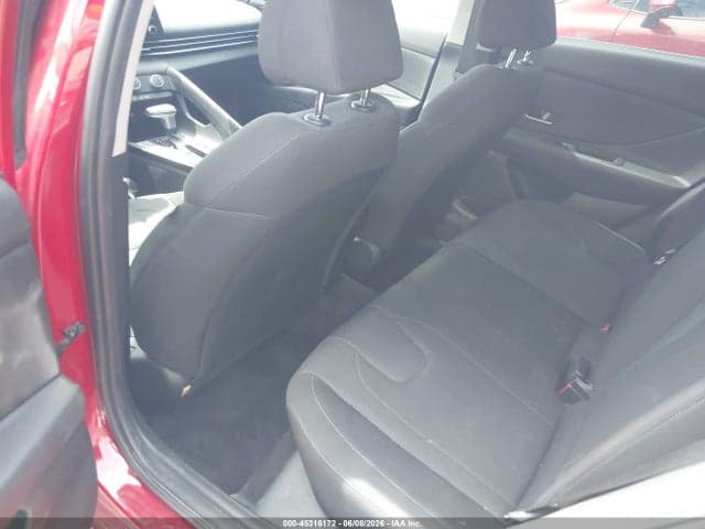 2022 HYUNDAI ELANTRA SE 8