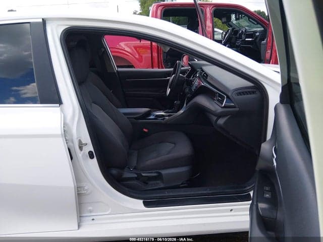 2020 TOYOTA CAMRY LE 5