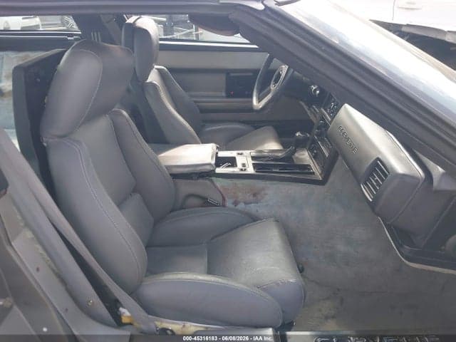 1985 CHEVROLET CORVETTE 8