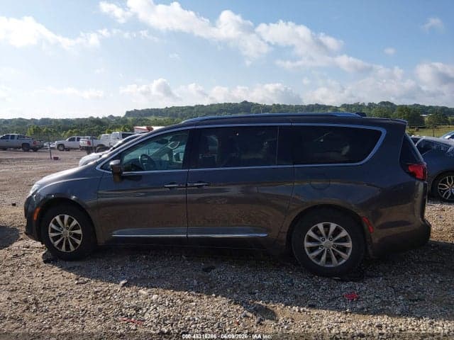 2018 CHRYSLER PACIFICA TOURING L 14