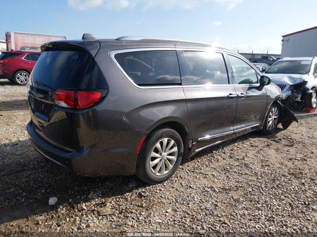 2018 CHRYSLER PACIFICA TOURING L 4