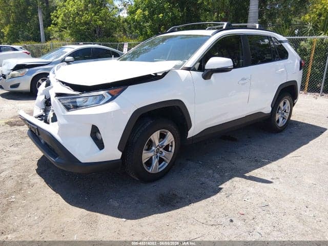 2020 TOYOTA RAV4 XLE 2