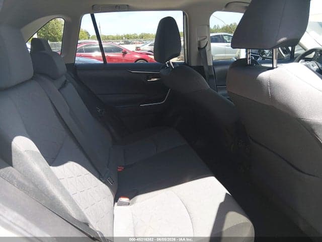2020 TOYOTA RAV4 XLE 8