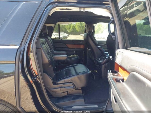 2019 LINCOLN NAVIGATOR L 8