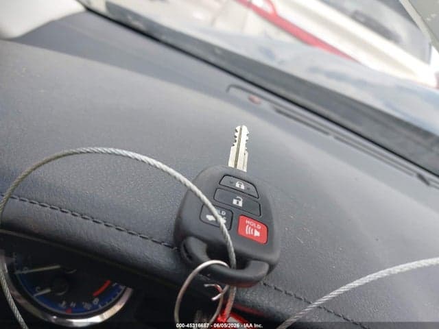 2018 TOYOTA COROLLA LE 11
