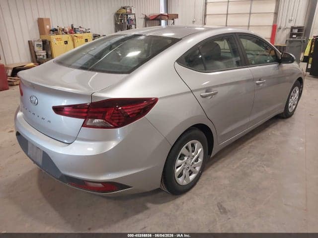 2020 HYUNDAI ELANTRA SE 4
