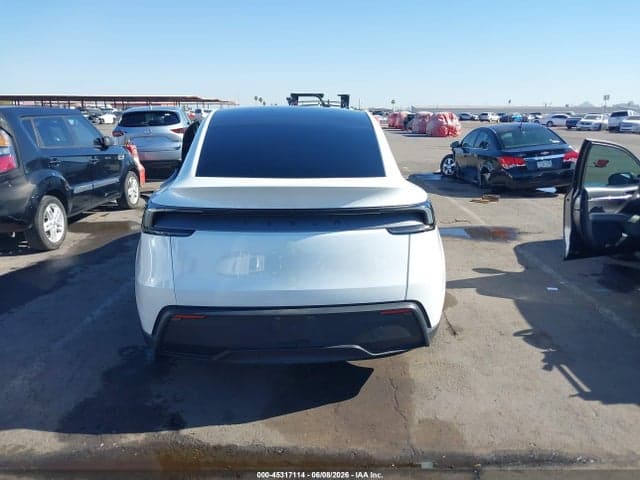 2026 TESLA MODEL Y 16