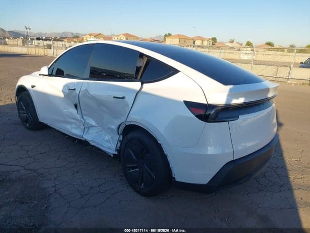 2026 TESLA MODEL Y 6