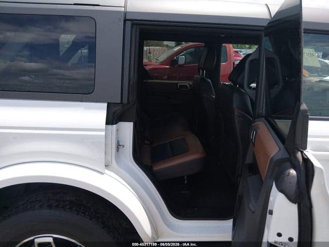 2024 FORD BRONCO OUTER BANKS 8