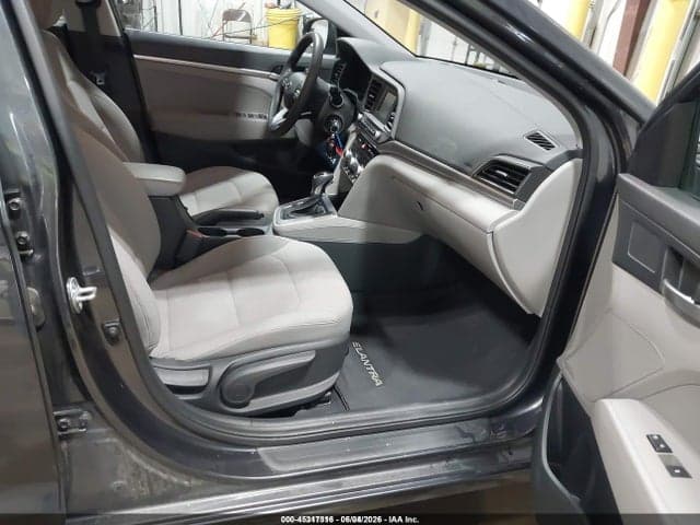 2020 HYUNDAI ELANTRA SE 5
