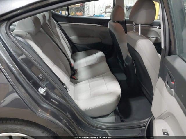 2020 HYUNDAI ELANTRA SE 8